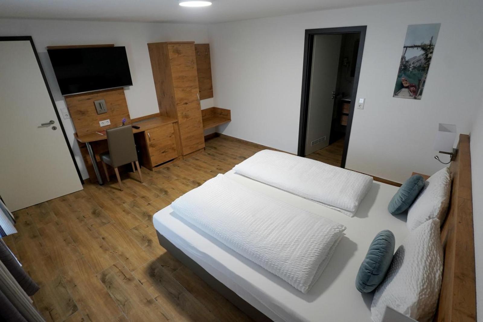 Hotel 7 Winden Spaichingen Exteriör bild